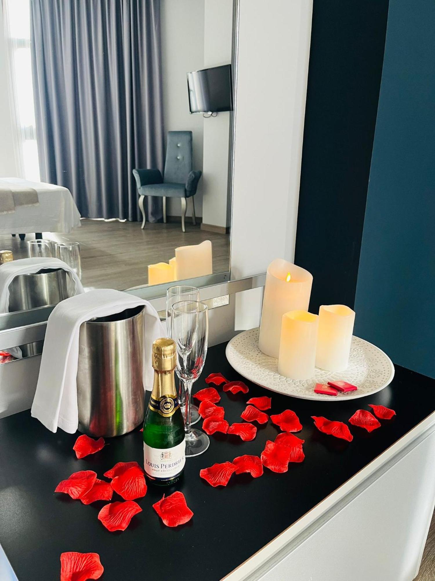 Hotel Santa Eulalia Пуертоляно Екстериор снимка