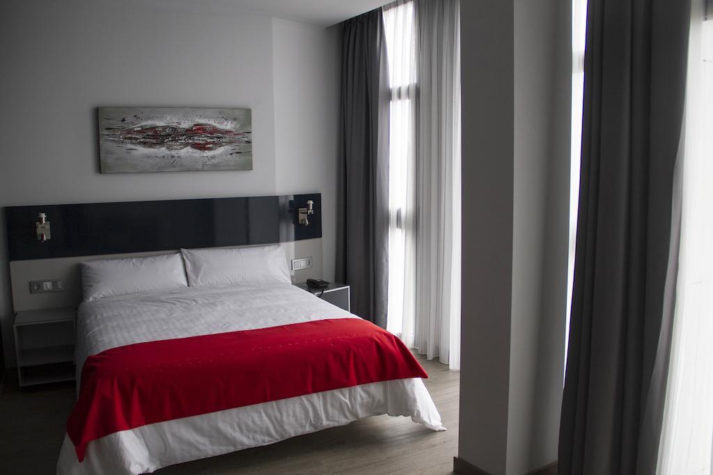 Hotel Santa Eulalia Пуертоляно Стая снимка